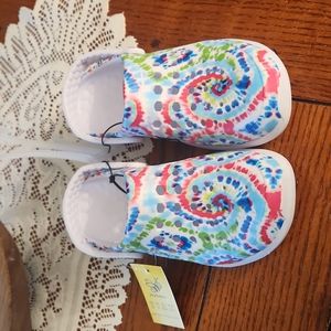 Joybees girls tie dyed clogs
